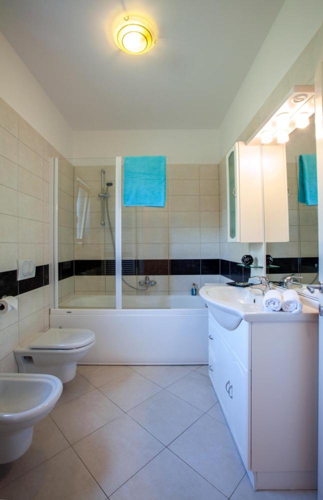 Villas Vilanija Umag Exterior photo